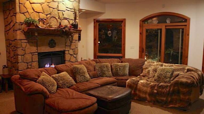 Home Exchange in McHenry, Maryland living room