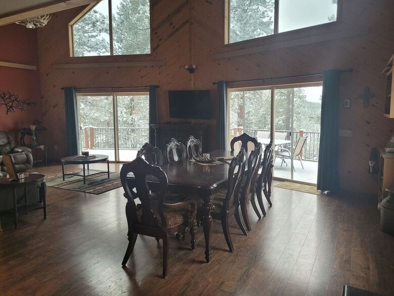 Home Exchange in Lead, SD lavish dining room