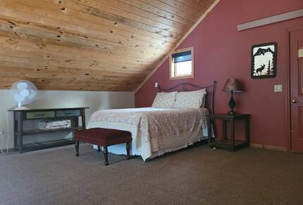 Home Exchange in Lead, SD loft bedroom
