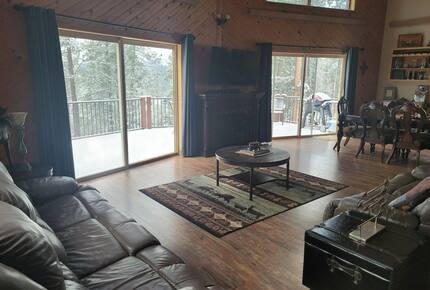 Home Exchange in Lead, SD open concept living and dining room