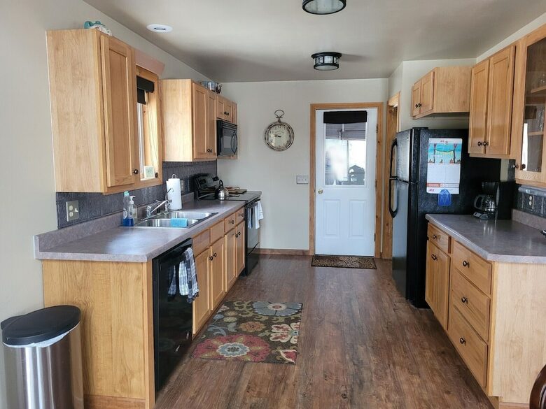 Home Exchange in Lead, SD well equipped kitchen