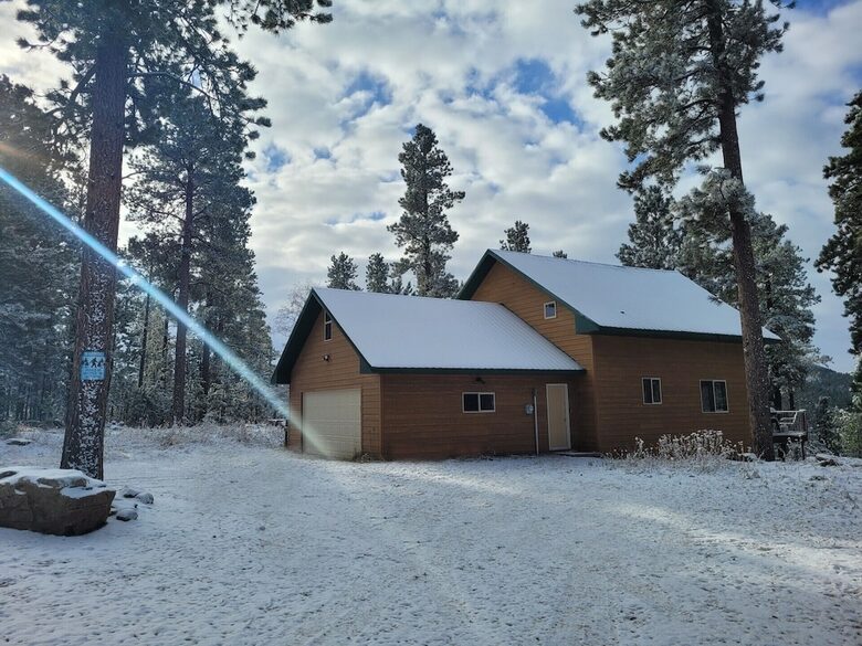 Home Exchange in Lead, SD garage