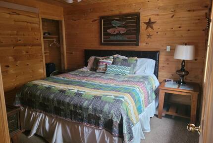 Home Exchange in Lead, SD master bedroom