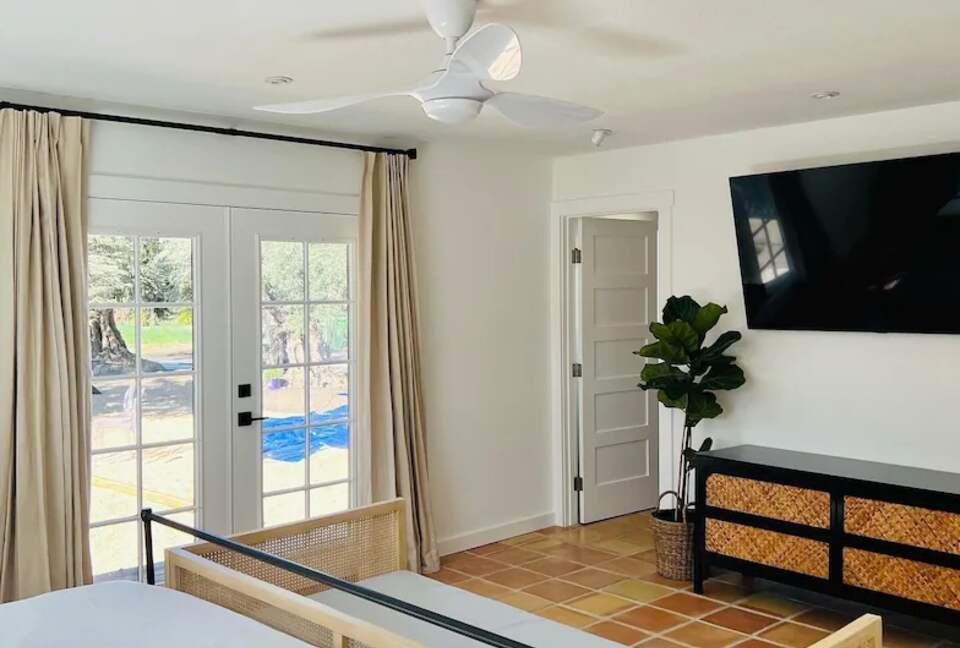 Lavish Healdsburg Home - Walk to Downtown! - Healdsburg, California