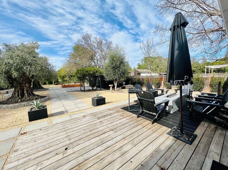 Lavish Healdsburg Home - Walk to Downtown! - Healdsburg, California