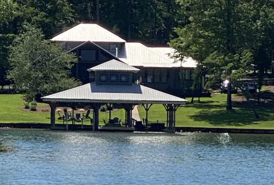 Lake Martin Tranquil Getaway