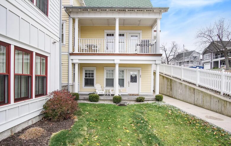 Home Exchange in Grand Haven, MI walk up home