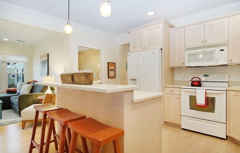 Home Exchange in Grand Haven, MI kitchen