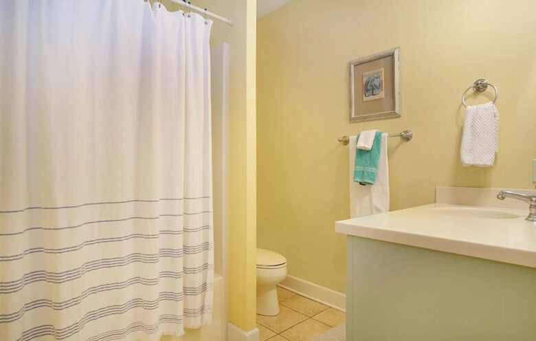 Home Exchange in Grand Haven, MI main bathroom