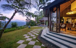 Extraordinary Escape with Head-turning Style - Bali, Indonesia