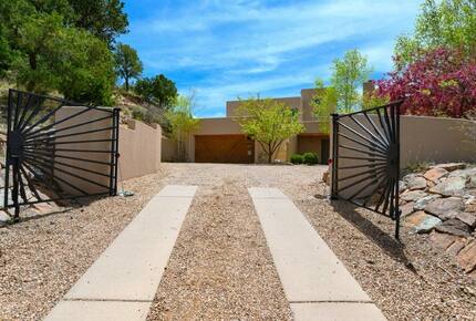 Casa de Vallecita - Santa Fe, New Mexico