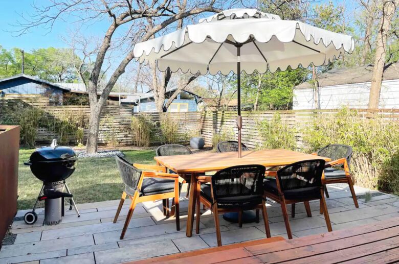 Back patio with grill, dining, and lounge