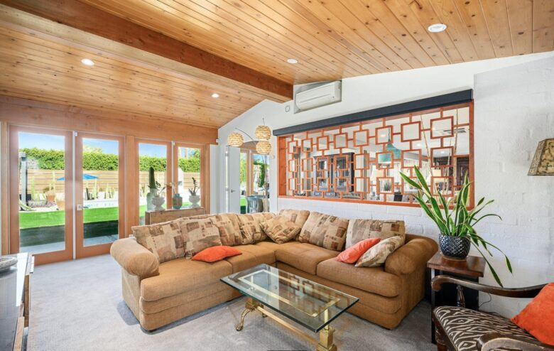 Living room with indoor/outdoor access