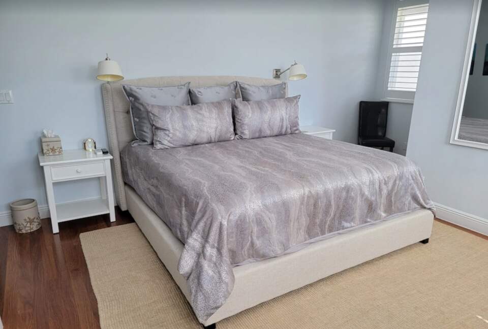 Front bedroom with king bed