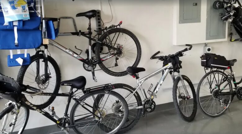 4 adult bicycles to use