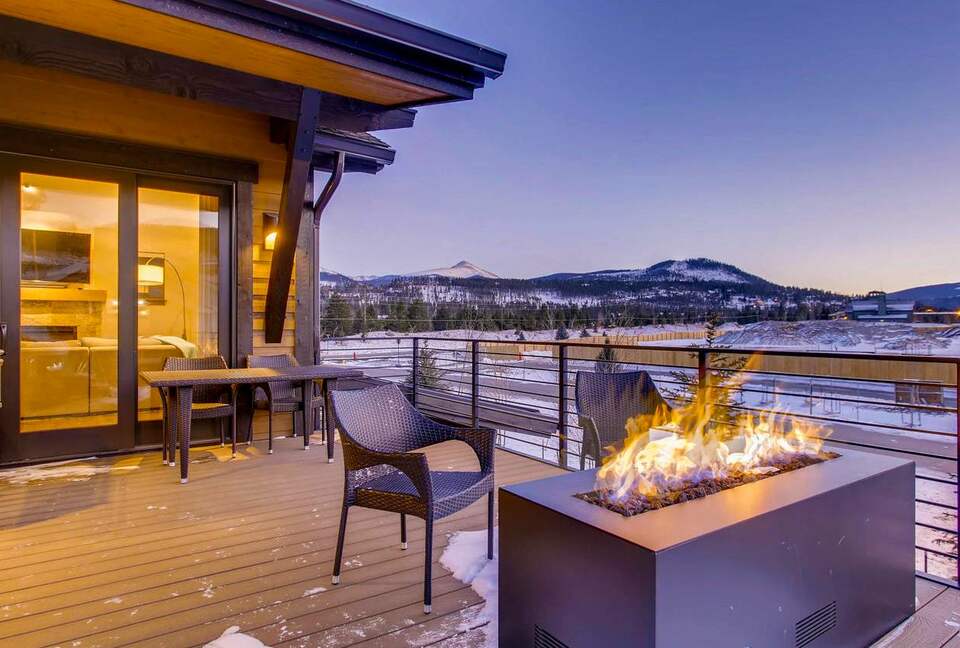 On the Corner at The Shores - Moving Mountains - Breckenridge, Colorado