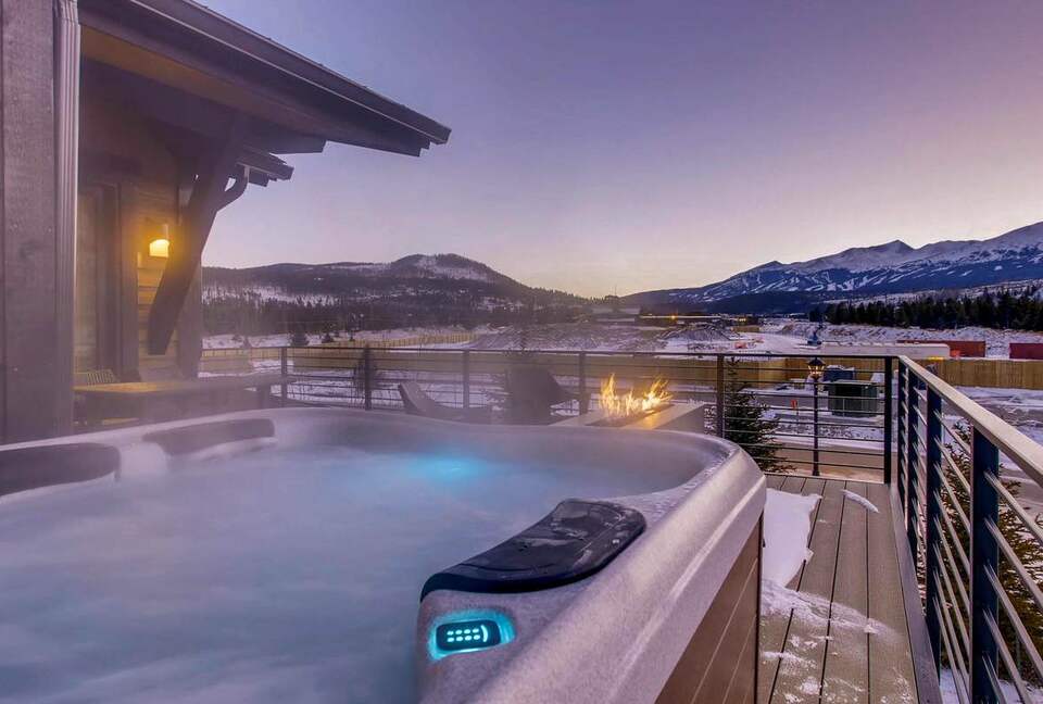 On the Corner at The Shores - Moving Mountains - Breckenridge, Colorado