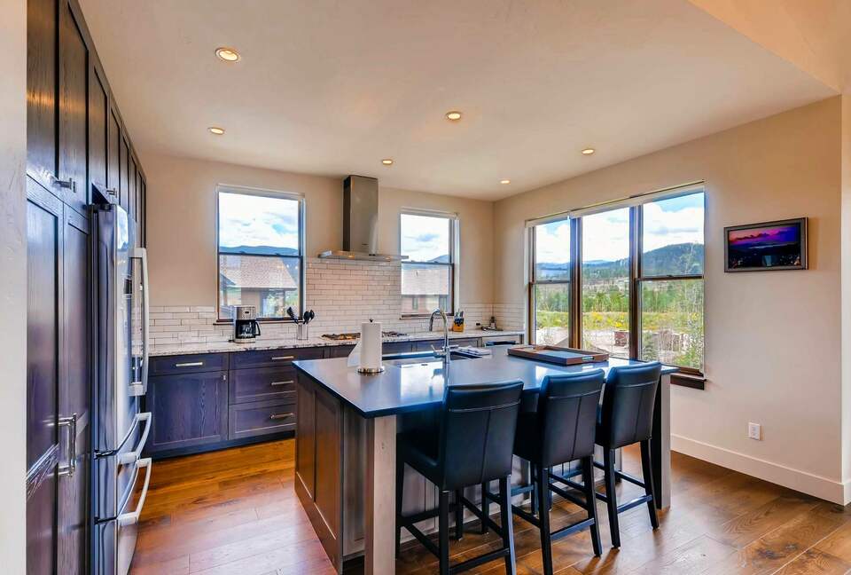 On the Corner at The Shores - Moving Mountains - Breckenridge, Colorado