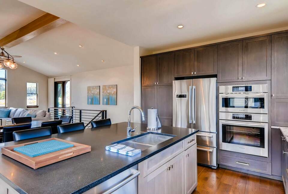 On the Corner at The Shores - Moving Mountains - Breckenridge, Colorado