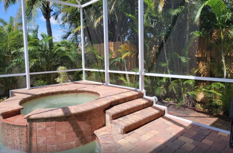 Covered spa whirlpool