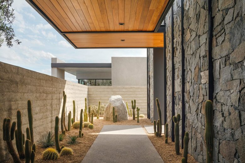 Elegant Estate in Rancho Mirage - Rancho Mirage, California