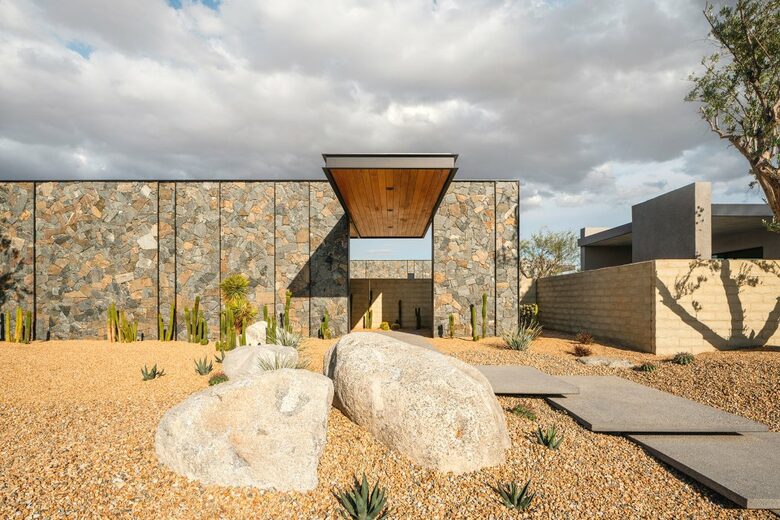 Elegant Estate in Rancho Mirage - Rancho Mirage, California