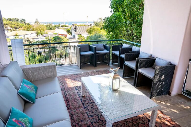 Seaview villa in Cascais Bay - Cascais, Portugal