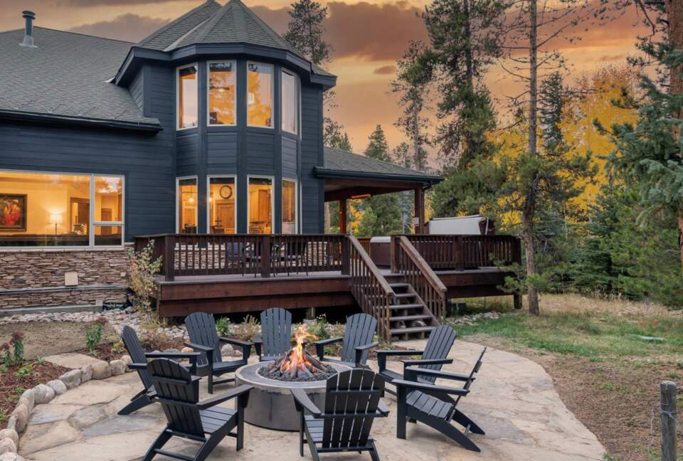 Back patio and fire pit