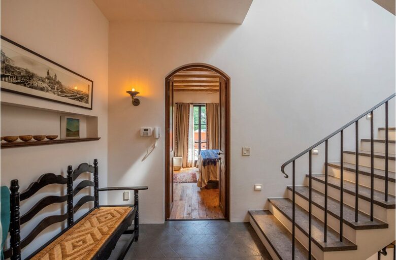 Home Exchange in San Miguel de Allende, Guanajuato Mexico stairs
