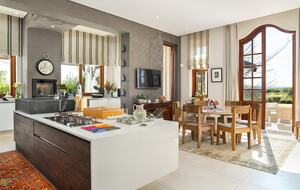 Manor House Fijndraai Estate (R)