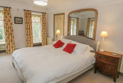 Historic Welsh Coastal Flat - Portmeirion, United Kingdom