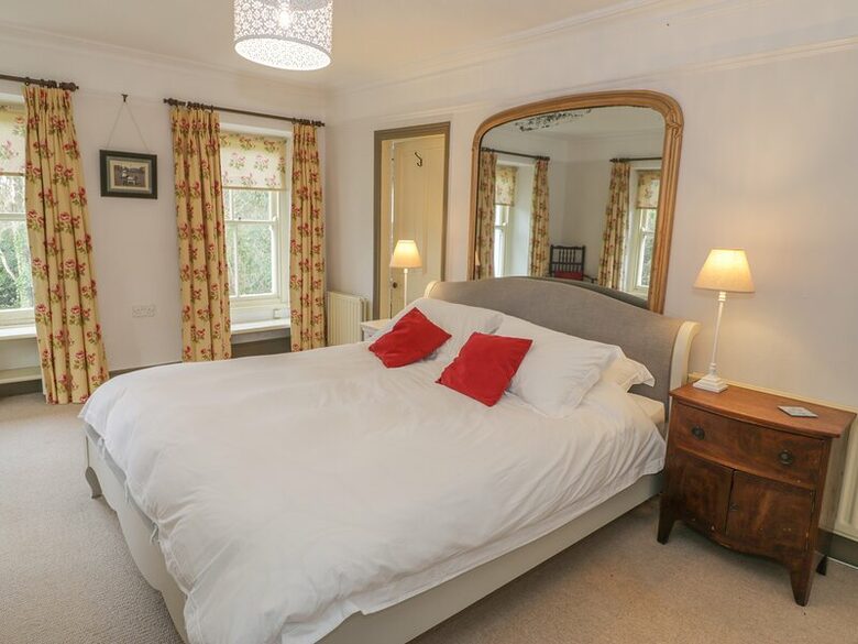 Historic Welsh Coastal Flat - Portmeirion, United Kingdom