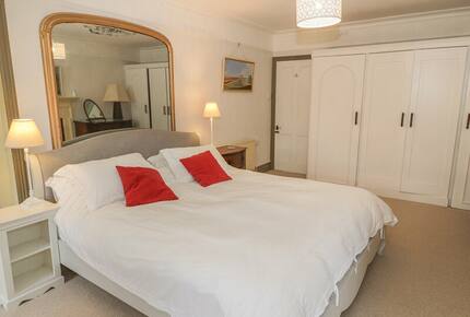 Historic Welsh Coastal Flat - Portmeirion, United Kingdom