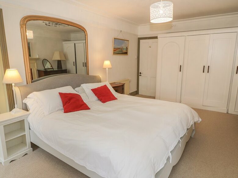 Historic Welsh Coastal Flat - Portmeirion, United Kingdom