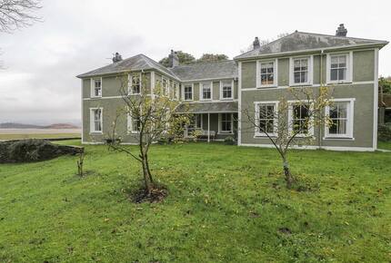 Historic Welsh Coastal Flat - Portmeirion, United Kingdom