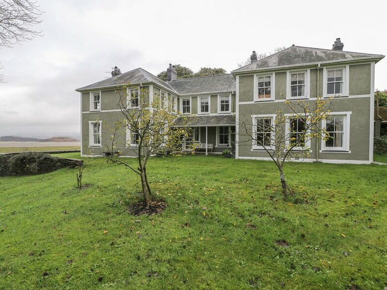Historic Welsh Coastal Flat - Portmeirion, United Kingdom