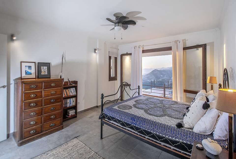 Mas Mananas - La Herradura, Spain