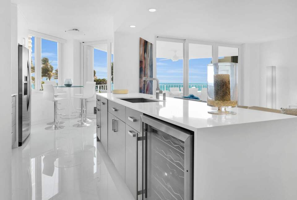 Stunning Beachfront Apartment - Boca Raton, Florida