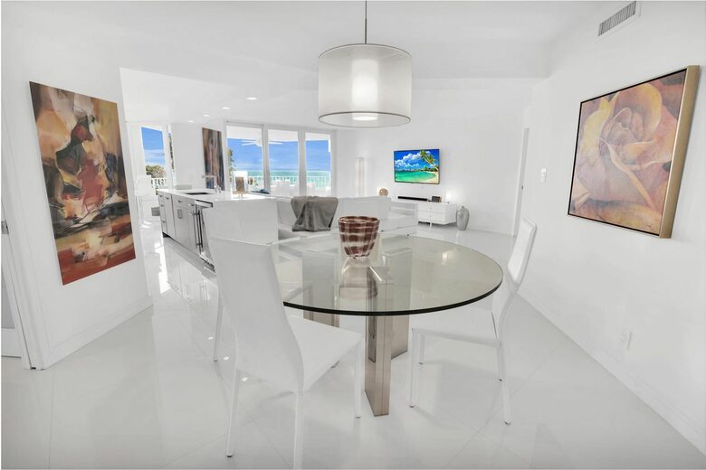 Stunning Beachfront Apartment - Boca Raton, Florida