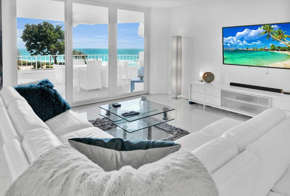 Stunning Beachfront Apartment - Boca Raton, Florida