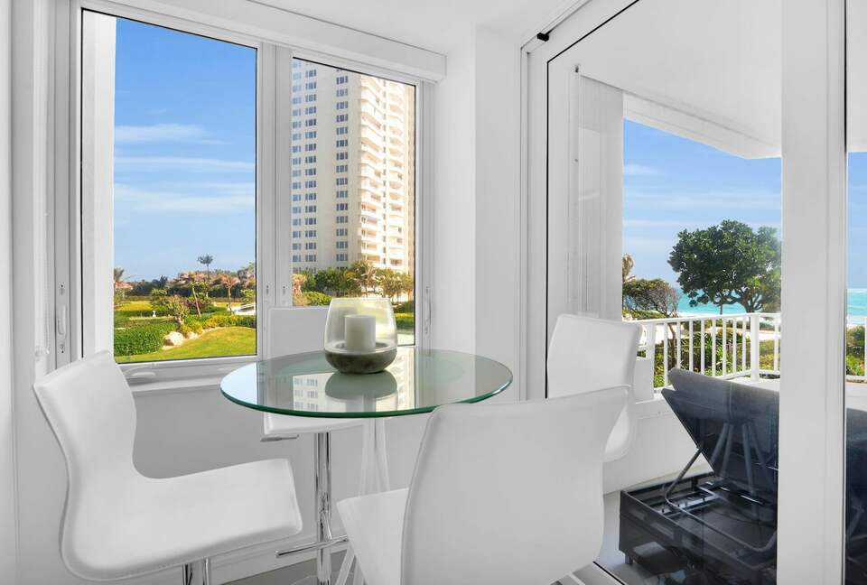 Stunning Beachfront Apartment - Boca Raton, Florida