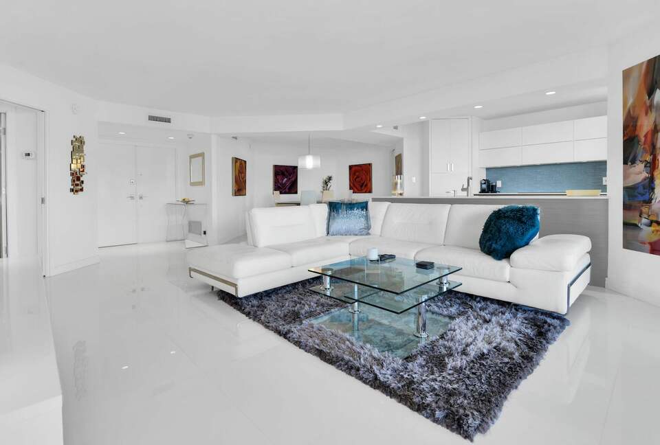 Stunning Beachfront Apartment - Boca Raton, Florida