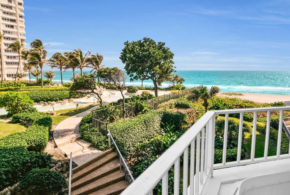 Stunning Beachfront Apartment - Boca Raton, Florida