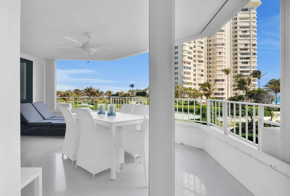 Stunning Beachfront Apartment - Boca Raton, Florida