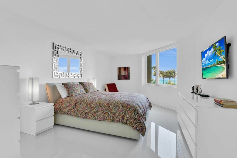 Stunning Beachfront Apartment - Boca Raton, Florida