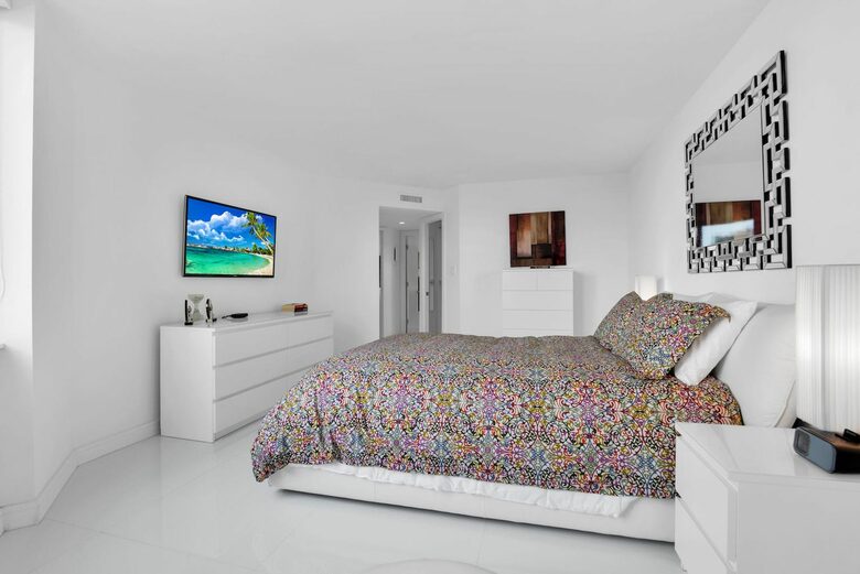 Stunning Beachfront Apartment - Boca Raton, Florida