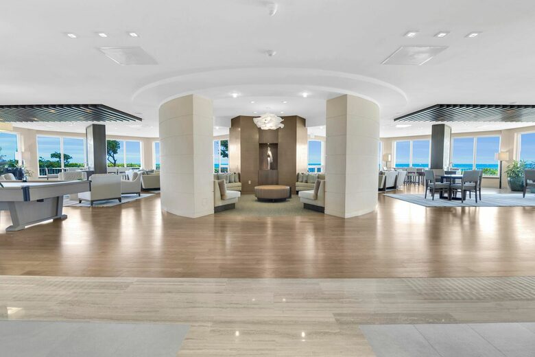 Stunning Beachfront Apartment - Boca Raton, Florida