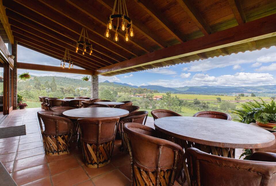 Home Exchange in Tapalpa, Jalisco, Mexico outdoor dining