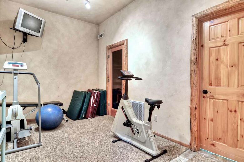 Home Exchange in Big Bear Lake, CA home gym