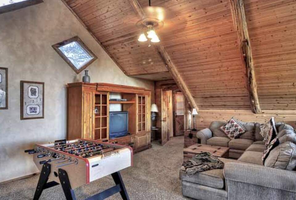 Home Exchange in Big Bear Lake, CA game room